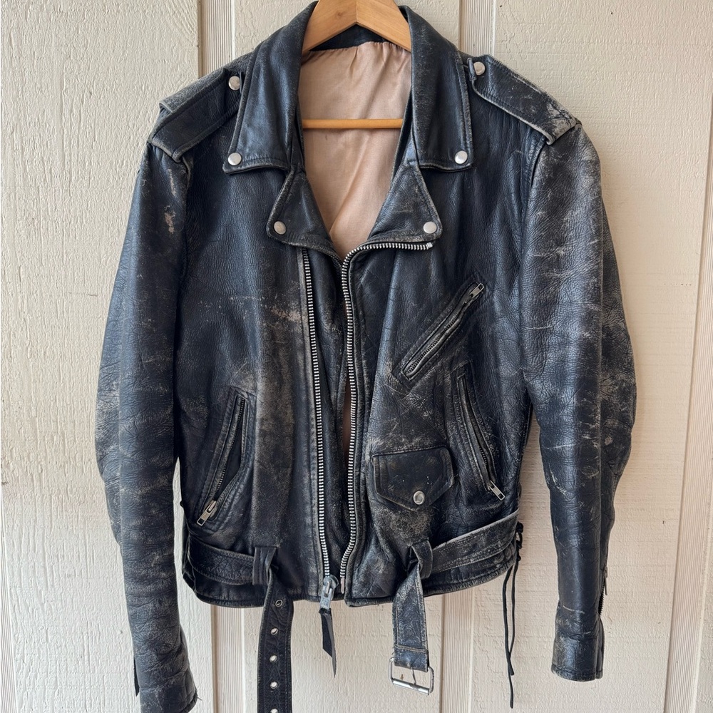 SOLD ON DEPOP 🌺Vintage Black Leather Moto Jacket large